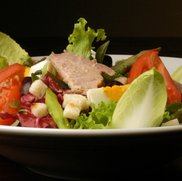Salada niçoise, segundo Christophe Lidy, na época em que servia a especialidade no GArcia & Rodrigues (Foto: Adriana Lorete)