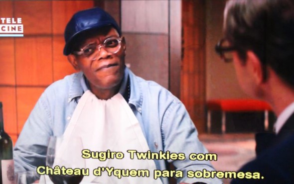 Na disputa do vilão de Samuel L. Jackson e do agente de Colin Firth, em Kingsman, uma aula de harmonização com McDonalds (Reprodução)